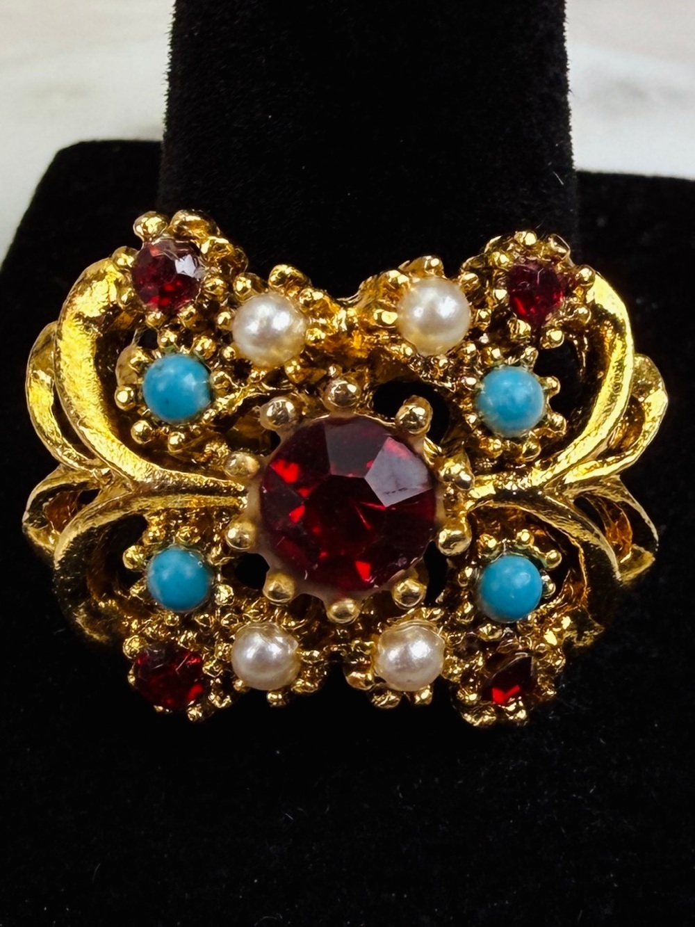 Vintage Gold Tone Deep Red Blur Faux Pearl Floral Ring Size 9